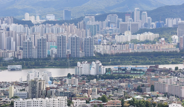 KDI는 올해 건설투자가 0.5% 성장에 머물며 성장률을 끌어내리는 요인이 될 것으로 전망했다. 연합뉴스