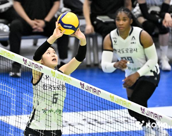 이윤정은 이날 경기 아쉬운 볼배분을 보여줬다. 사진 제공= KOVO