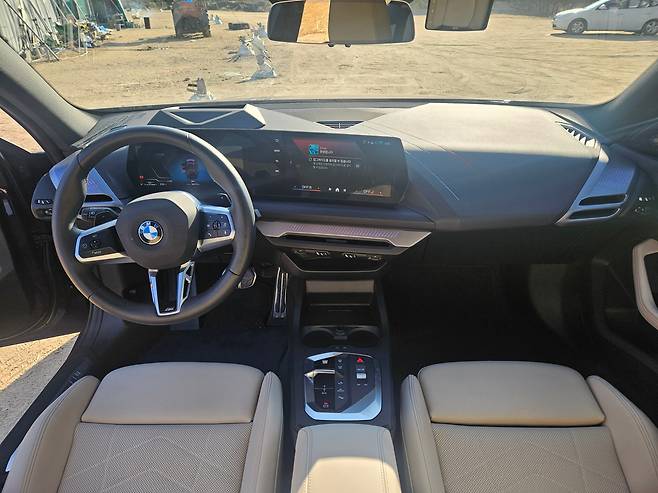 BMW 228 xDrive M sport의 내부 모습. /김지환 기자