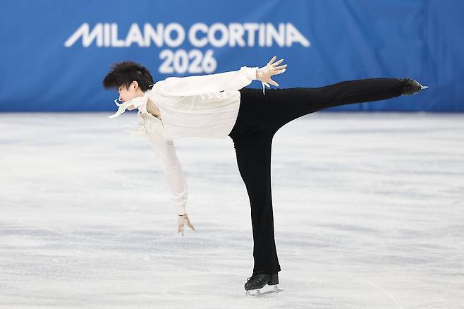 14일(한국시간) 이탈리아 밀라노 아이스 스케이팅 아레나에서 열린 2026 밀라노 코르티나담페초 동계 올림픽 피겨스케이팅 남자 싱글 프리스케이팅에서 연기를 펼치는 차준환. 밀라노=김종호 기자