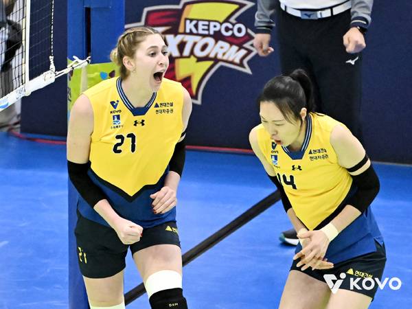 현대건설은 카리와 양효진의 활약을 앞세워 승릴르 거뒀다. 사진 제공= KOVO