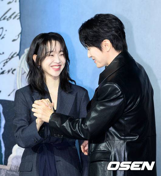 용의자와 형사 관계 맞나요?