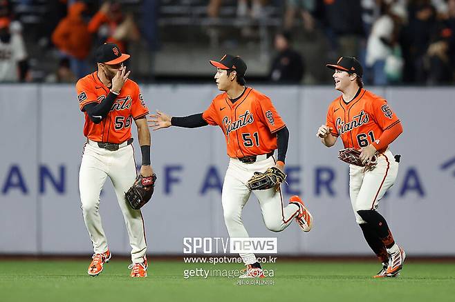 ▲ 지난해 중견수 수비에서 기대 이하의 성적을 남긴 이정후는 구단의 결정을 이해하며 새 포지션에서 최선을 다하겠다고 다짐했다