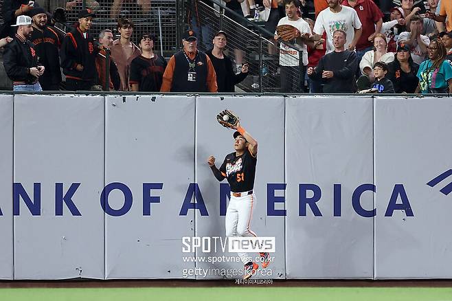 ▲ 현지 언론은 이정후가 수비 부담을 덜고 이치로처럼 우익수 자리에서 공수 모두 좋은 활약을 보여줄 것이라 기대한다