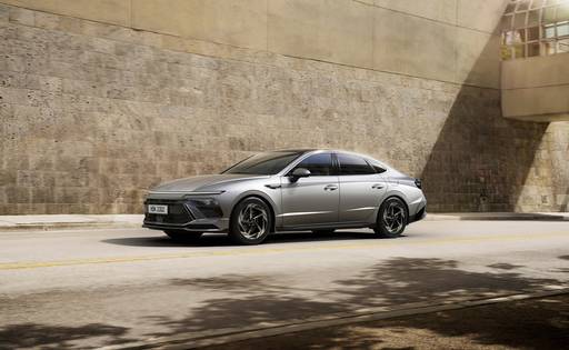 현대차 쏘나타.