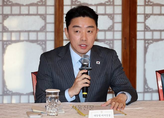 강훈식 대통령 비서실장 - 강훈식 대통령 비서실장이 지난 8일 오후 서울 종로구 국무총리공관에서 열린 제6차 고위당정협의회에서 발언하고 있다. 도준석 전문기자