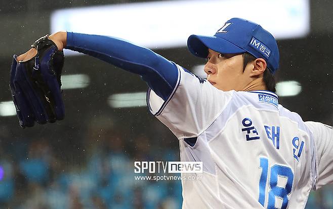▲ 원태인은 팔꿈치 굴곡근 그레이드1 수준의 손상이 확인됐다. 심각한 부상은 아니지만 그래도 3주 정도의 휴식이 필요하다는 소견을 받았다. 역시 WBC 출전이 어려워졌다. 이에 대표팀은 부랴부랴 불펜 자원인 유영찬을 선발해 자리를 메웠다. ⓒ곽혜미 기자