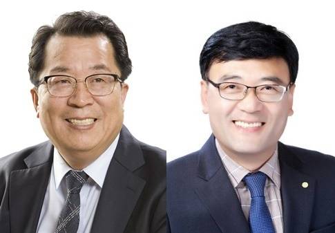왼쪽부터 이상천 전 제천시장, 전원표 더불어민주당 제천·단양 전 지역위원장 .ⓒNews1 /뉴스1 손도언 기자
