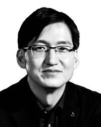 경희대 후마니타스칼리지 교수