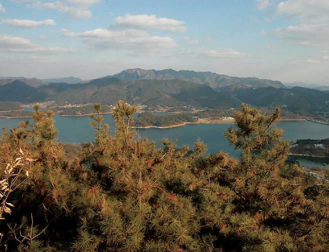 고봉산성에서 동쪽으로 바라본 대청호./사진=대전시 제공