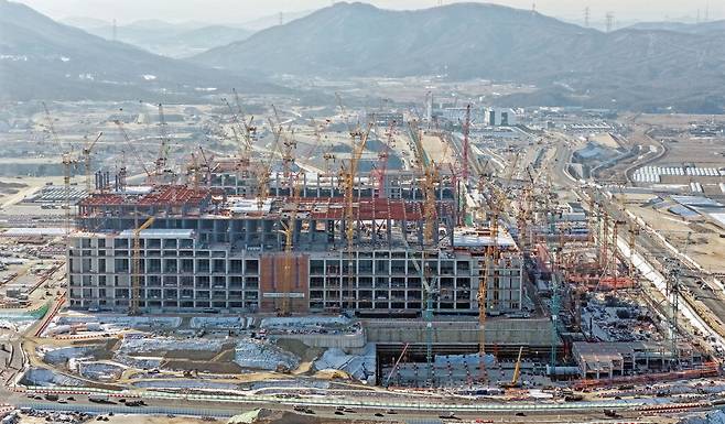 경기도 용인시 처인구 원삼면 용인반도체클러스터 일반산업단지 공사 현장. 현재 용지 조성 공정률이 70%를 넘어섰다. 연합뉴스