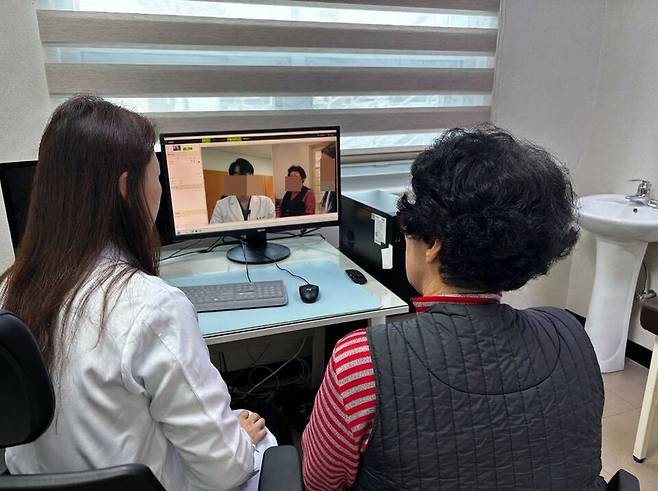 합천군 보건지소에서 원격협진이 진행되는 모습 ⓒ합천군 제공