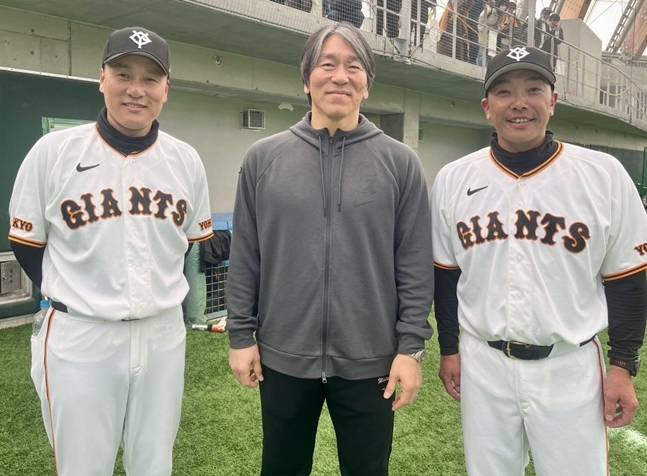 이승엽 1군 타격코치(왼쪽부터), 마쓰이 히데키 순회코치, 아베 신노스케 요미우리 감독. /사진=요미우리 자이언츠 공식 SNS