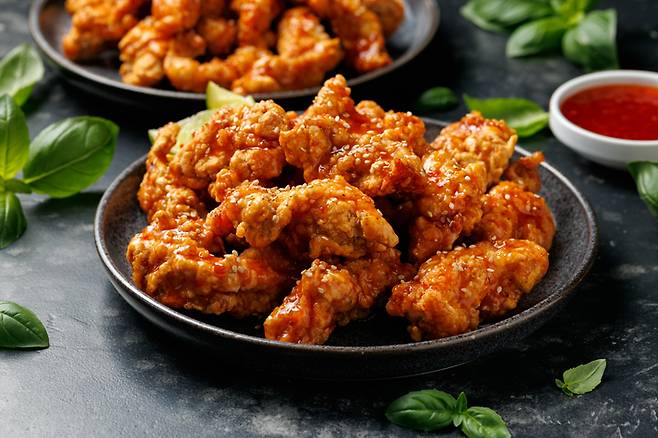 조리된 닭고기는 냉장고에 보관할 경우 2일 이내 섭취하는 게 좋다. 사진=게티이미지뱅크