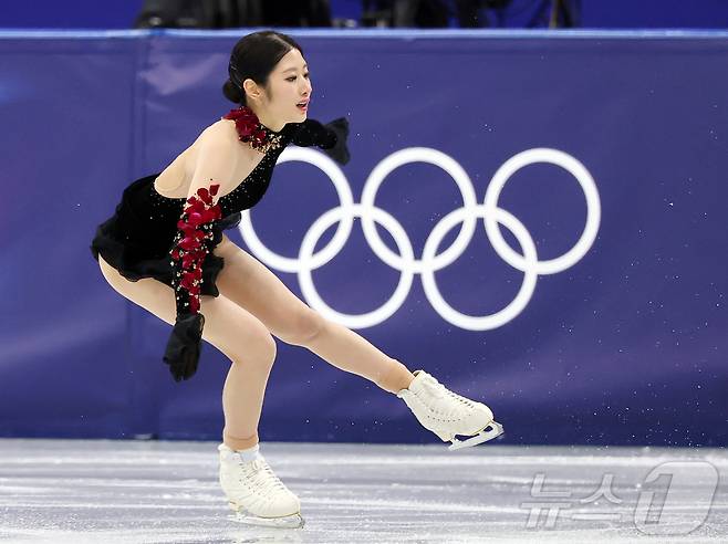 피겨 이해인이 19일(현지시간) 이탈리아 밀라노 아이스스케이팅 아레나에서 열린 2026 밀라노·코르티나담페초 동계올림픽 피겨 스케이팅 여자 싱글 프리 스케이팅에서 연기를 펼치고 있다. 이해인은 이날 기술점수(TES) 74.15점, 예술점수(PCS) 66.34점을 묶어 총점 140.49점을 올렸다. 2026.2.20 ⓒ 뉴스1 김진환 기자