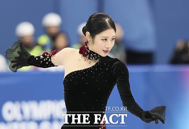 피겨 스케이팅 여자 싱글 이해인이 19일(현지시간) 이탈리아 밀라노 아이스 스케이팅 아레나 경기장에서 열린 2026 밀라노·코르티나담페초 동계올림픽 여자 싱글 프리스케이팅에서 연기를 펼치고 있다. /밀라노=뉴시스