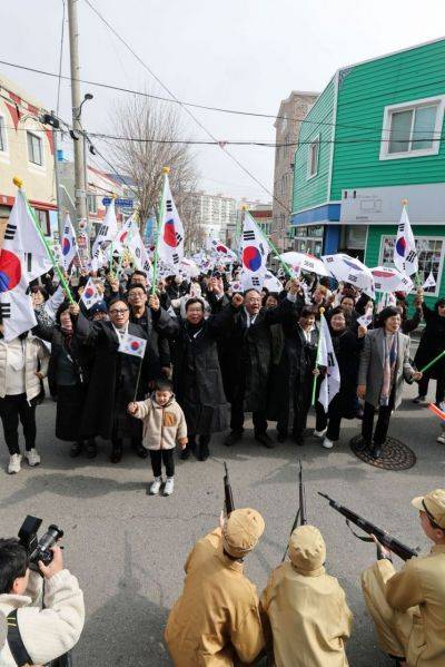 제106주년 3·1절 기념일인 지난해 3월 1일 광주 광산구 고려인마을 일대에서 3·1 만세운동 재연 행사가 열리고 있다. 연합뉴스