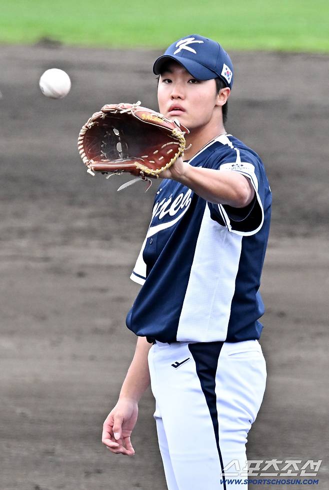 20일 일본 오키나와 온나손 아카마 구장에서 열린 대한민국 야구 대표팀과 삼성 라이온즈의 평가전, 정우주가 숨을 고르고 있다. 오키나와(일본)=박재만 기자 pjm@sportschosun.com./2026.02.20/
