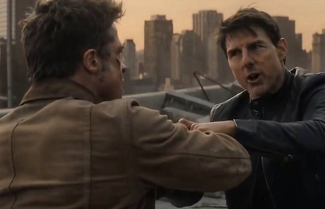 중국 기업 바이트댄스의 인공지능(AI) 영상 생성 모델 ‘시댄스(Seedance) 2.0’로 만든 영상의 일부. 등장인물은 영화배우 톰 크루즈와 브래드 피트를 연상시킨다. 웨이보 갈무리