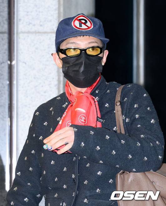 다정한 손인사도 잊지 않고