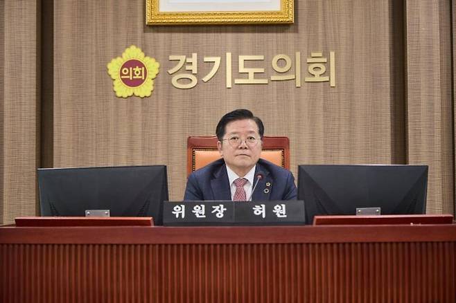 ▲ 허원 위원장이 건설교통위원회 회의를 진행하는 모습. /사진제공=경기도의회