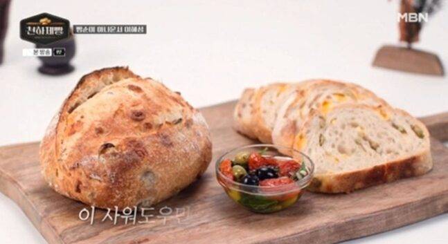 이혜선이 직접 만든 사워도우. 겉은 바삭하고 속은 촉촉하며 은은한 신맛이 감도는 천연발효빵이다. 사진=MBN '천하제빵'