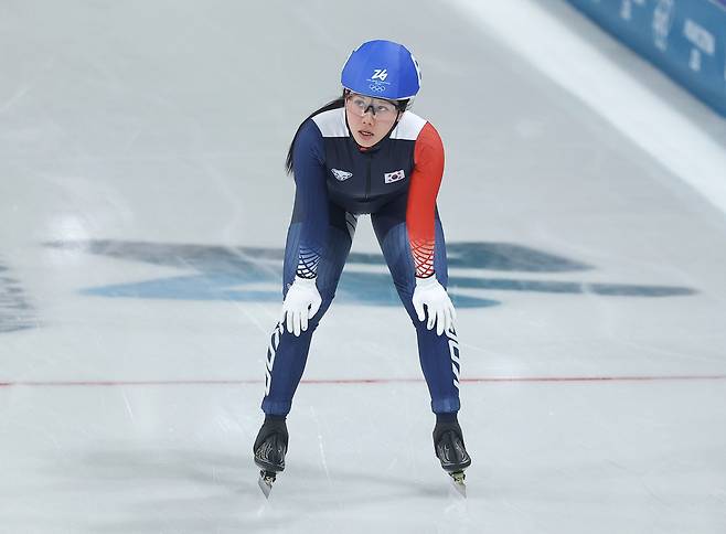 21일(현지시간) 이탈리아 밀라노 스피드스케이팅 스타디움에서 열린 2026 밀라노-코르티나담페초 동계올림픽 스피드스케이팅 여자 매스스타트 결승에 출전한 박지우가 결승선을 통과한 뒤 아쉬워하고 있다. 이날 박지우는 결승 14위를 기록했다. 2026.2.22 ondol@yna.co.kr 연합뉴스