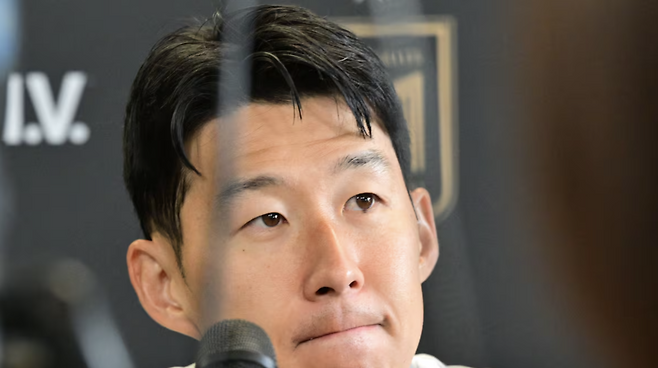 ▲ 손흥민과 리오넬 메시가 혈전을 벌인 가운데, 손흥민이 웃으며 개막전 승리를 챙겼다. LAFC가 22일 오전 11시 30분 미국 캘리포니아주 로스앤젤레스에 위치한 LA 메모리얼 콜리세움에서 열린 2026시즌 메이저리그사커(MLS) 개막전에서 인터 마이애미를 3-0으로 제압했다. ⓒAS