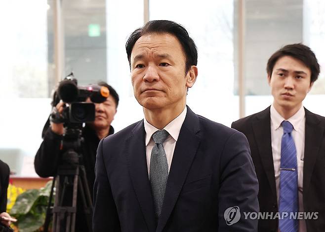 초치된 마쓰오 히로타카 주한일본대사관 총괄공사 (서울=연합뉴스) 김주형 기자 = 일본 시마네현이 '다케시마의 날' 행사를 강행하기로 한 것 등과 관련해 마쓰오 히로타카 주한일본대사관 총괄공사가 22일 서울 종로구 외교부 청사로 초치되고 있다. 2026.2.22 kjhpress@yna.co.kr