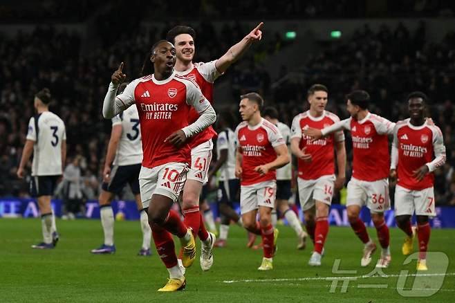아스널이 토트넘을 상대로 완승을 거두며 잉글랜드 프리미어리그(EPL) 선두를 이어갔다. ⓒ AFP=뉴스1