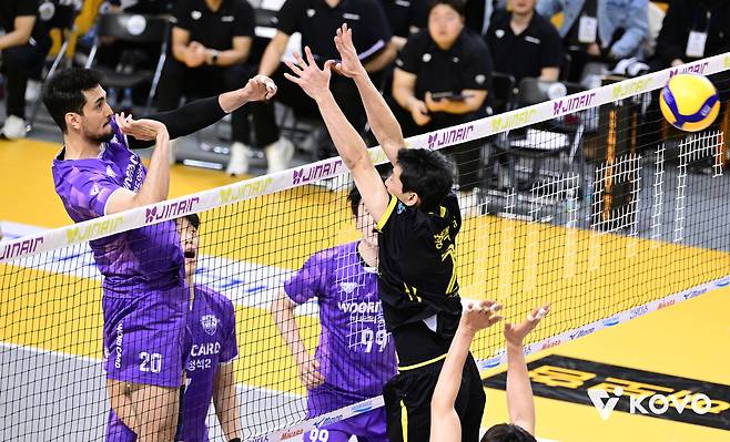 남자 프로배구 3위 KB손해보험부터 6위 우리카드까지 봄 배구 진출권 경쟁을 이어간다. (KOVO 제공)