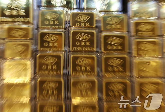 서울 시내 금은방에 골드바가 진열돼 있다. 2026.2.1 ⓒ 뉴스1 김민지 기자