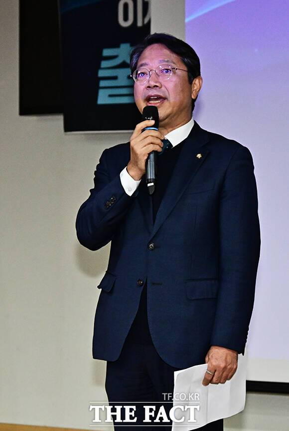 인사말 하는 김승원 공취모 공동대표.