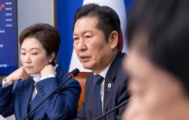 더불어민주당 정청래 대표가 23일 국회에서 열린 최고위원회의에서 발언하고 있다. 연합뉴스