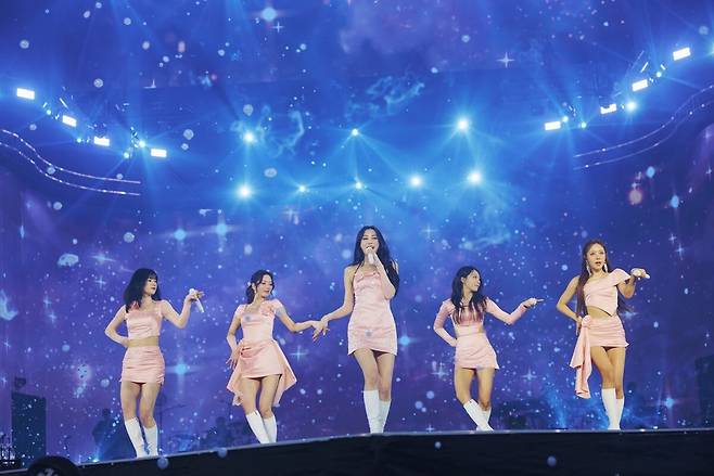 에이핑크가 걸그룹 최초 8번째 단독 콘서트를 성료했다. 위드어스 엔터테인먼트 제공
