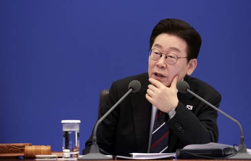 이재명 대통령이 24일 청와대에서 열린 국무회의에서 발언하고 있다. 연합뉴스