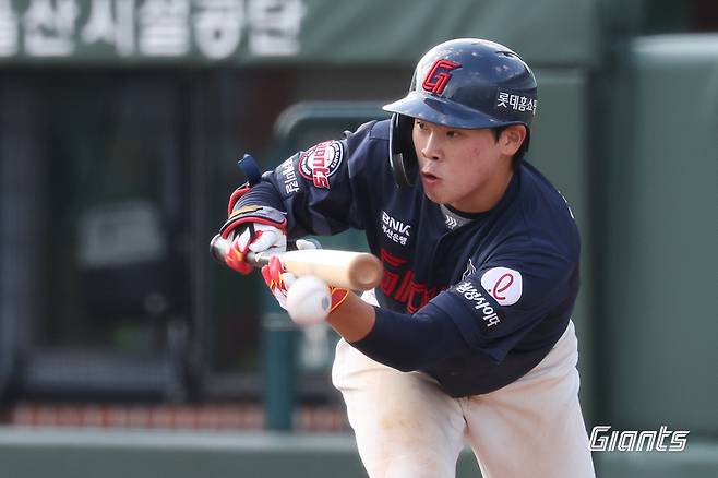 롯데 자이언츠 3루수 기회를 얻은 박찬형. (롯데 자이언츠 제공)