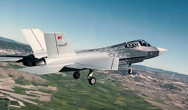 칸의 비행 모습. 자료사진