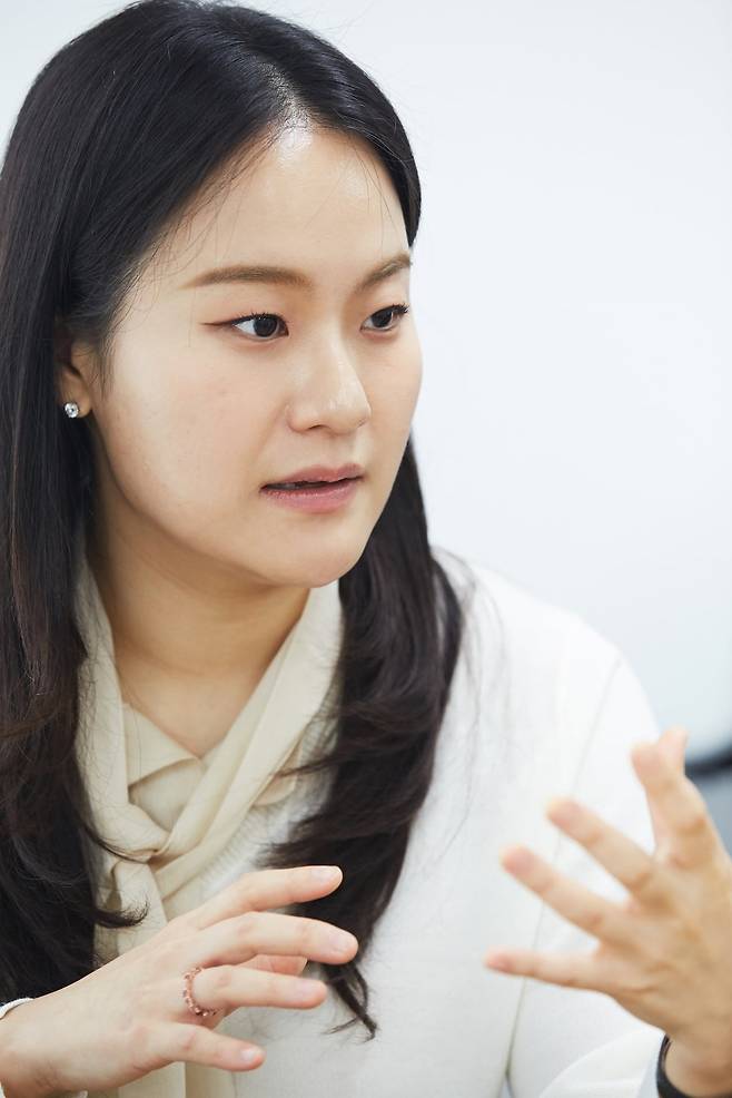 서울 신촌 연세대 음대 내 교수 연구실에서 아르떼와 인터뷰 중인 임지영 바이올리니스트. @arte. Photo by 문덕관