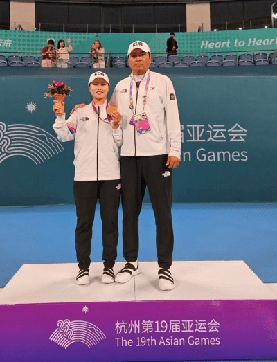 항저우 아시안게임에서 한국의 유일한 정구 금메달리스트가 된 문혜경과 유영동 감독, 채널에이 자료