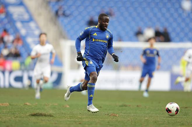 울산문수축구경기장/ K리그1/ 울산HDFC vs 강원FC/ 울산 벤지/ photo by Jeongsoo Kim