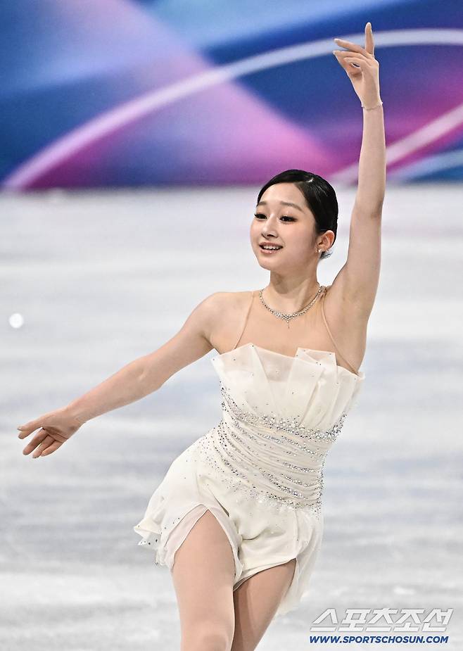 20일(한국시간) 이탈리아 밀라노 스피드스케이팅 아레나에서 열린 밀라노동계올림픽 여자 피겨 프리스케이팅 경기. 연기를 펼치고 있는 신지아. 밀라노(이탈리아)=송정헌 기자songs@sportschosun.com/2026.02.20/