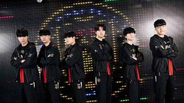 BNK 피어엑스 선수단의 모습 / LCK 제공