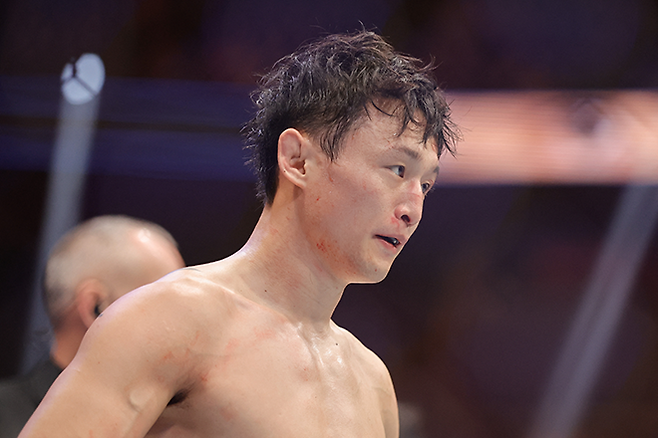 최두호가 2024년 12월 미국 네바다주 패러다이스의 티모바일 아레나에서 UFC 310 메인카드 제1경기 승리 후 의미심장한 표정을 짓고 있다. 사진=Getty Images=연합뉴스 제공