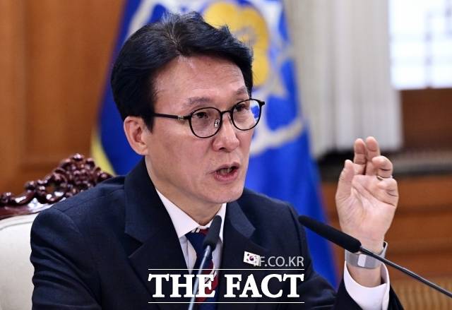 김민석 국무총리가 미국·이스라엘의 이란 공습에 따른 '중동 불확실성' 여파에 대비하기 위해 이재명 대통령 귀국 전까지 매일 관계 부처 회의를 연다. /임영무 기자