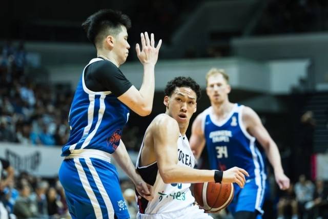 일본전 유일한 수확은 ‘슈퍼 루키’ 에디 다니엘의 활약이었다. 그는 경기 분위기를 순식간에 바꾸는 엄청난 수비와 허슬로 대한민국의 승리를 잠시나마 기대케 했다. 사진=FIBA 제공