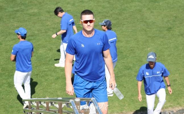 삼성 오키나와 캠프에서 훈련 중인 맷 매닝. /사진=김진경 대기자