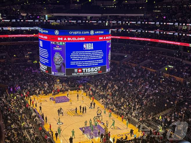 코트에 시선이 빨려 들어가는 몰입형 구조ⓒ 뉴스1 윤슬빈 관광전문기자