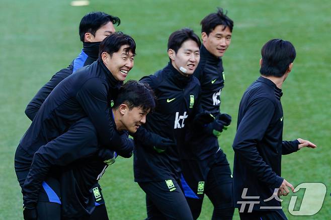 대한민국 남자 축구 국가대표팀이 훈련하는 모습. 2025.11.17 ⓒ 뉴스1 안은나 기자