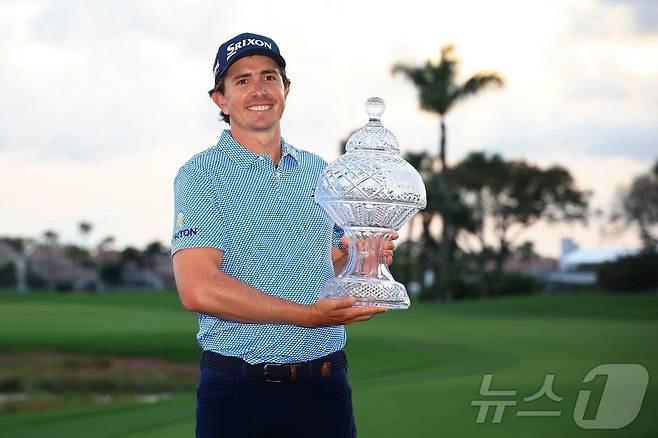 1년 4개월 만에 우승을 차지한 니코 에차바리아(콜롬비아). ⓒ AFP=뉴스1